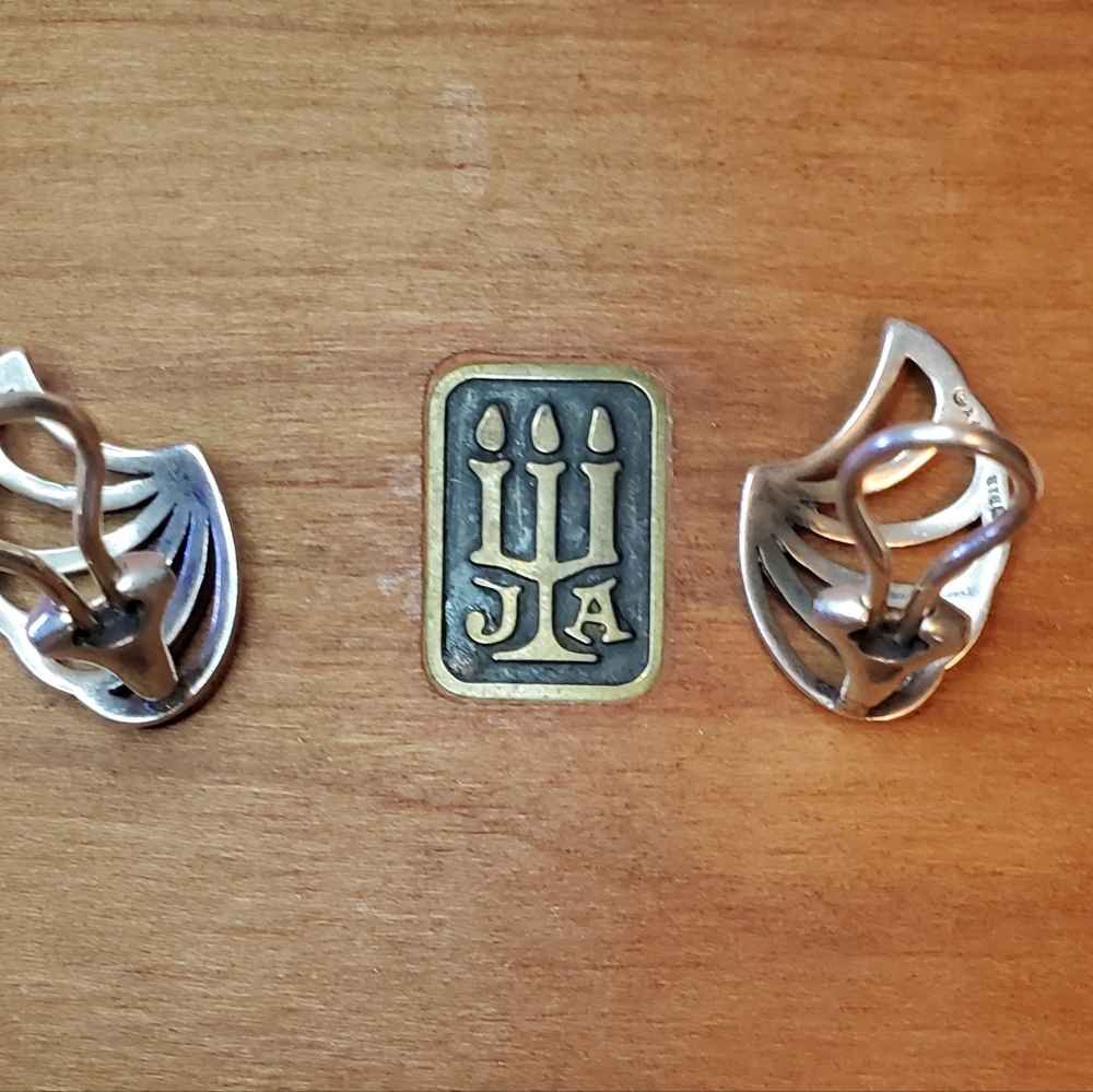 James Avery Open Shell Ear Clips - image 4